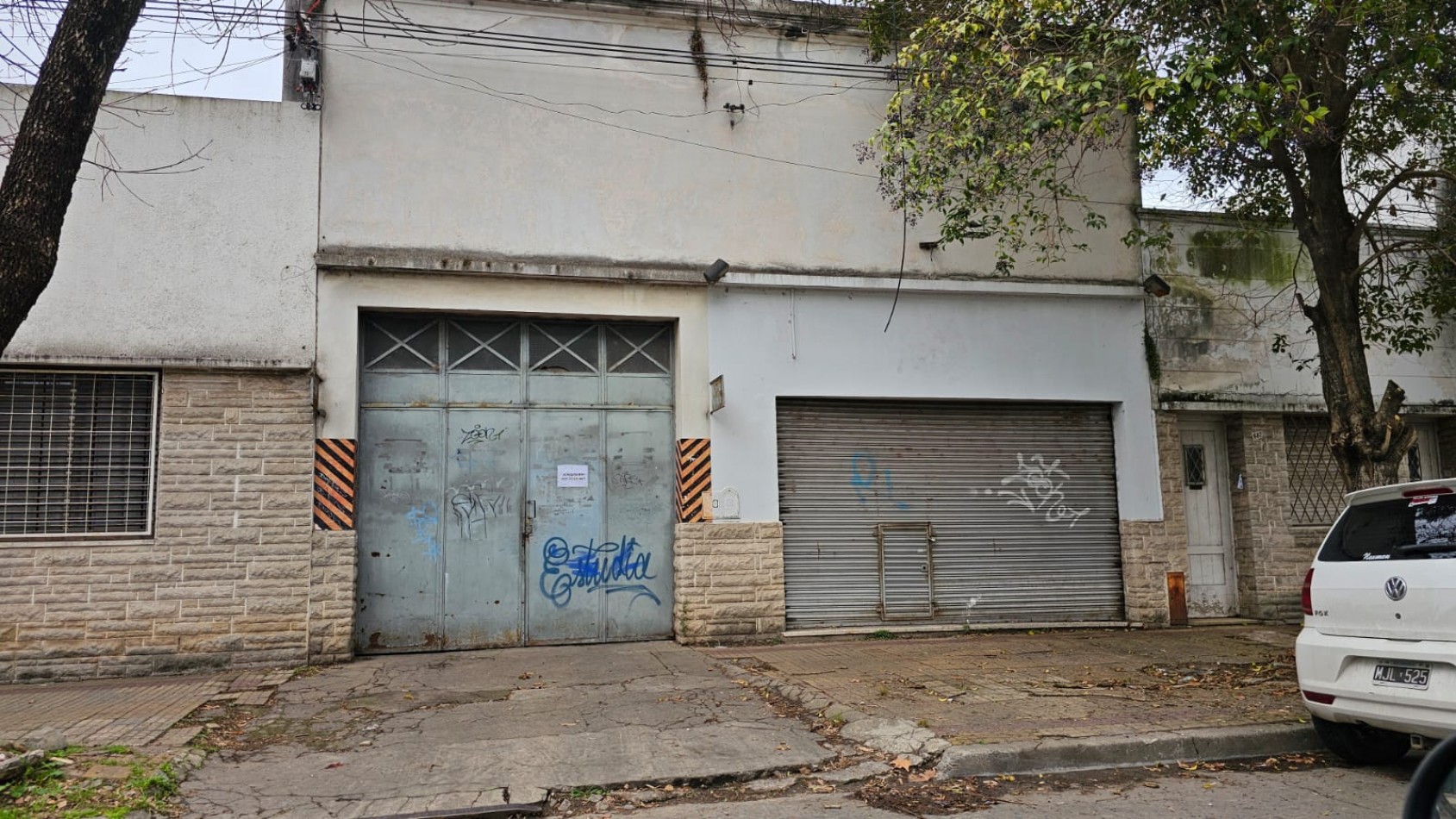 70 E/ 4 Y 5 - VENTA DE GALPON CON COCHERA Y UN LOCAL - LA PLATA
