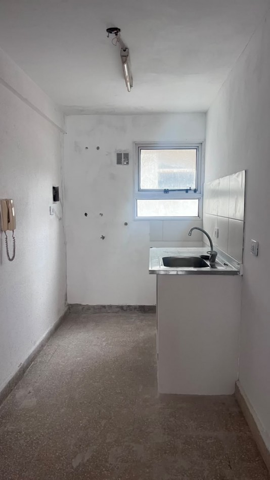 1 E/ 46 Y 47 - MONOAMBIENTE A RECICLAR - 4 TO PISO CONTRA FRENTE 