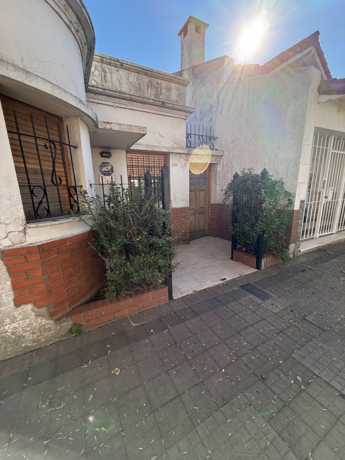 33 e/ 1 y 115 - casa en Tolosa con terreno 