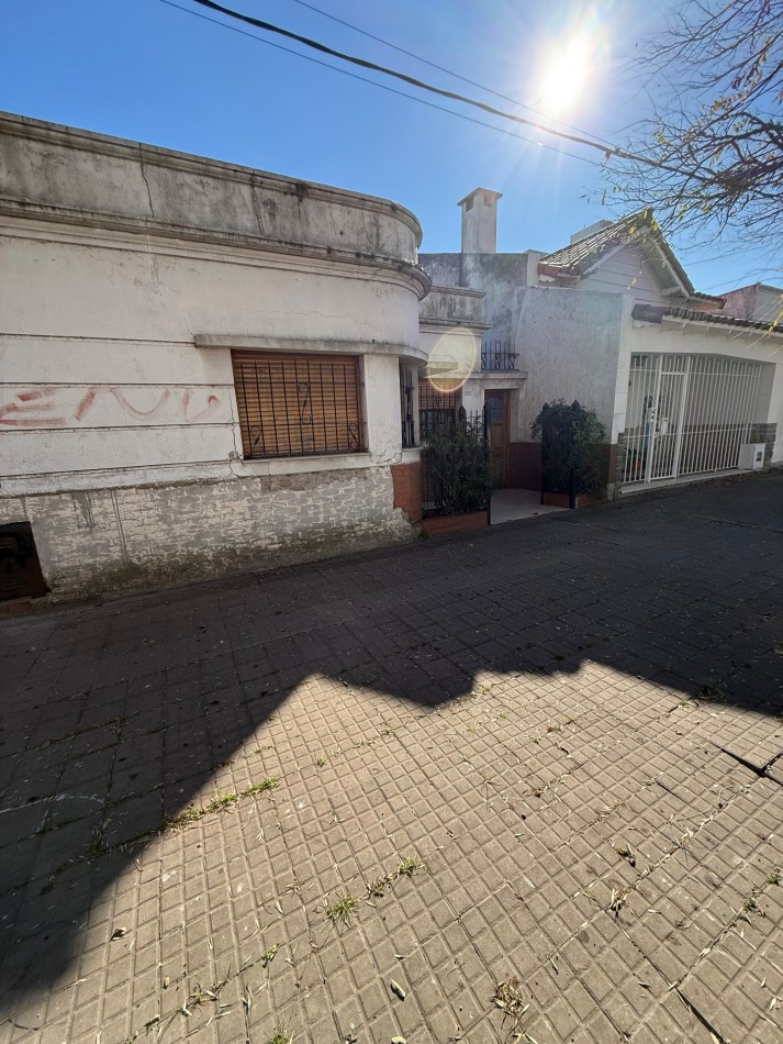 33 e/ 1 y 115 - casa en Tolosa con terreno 