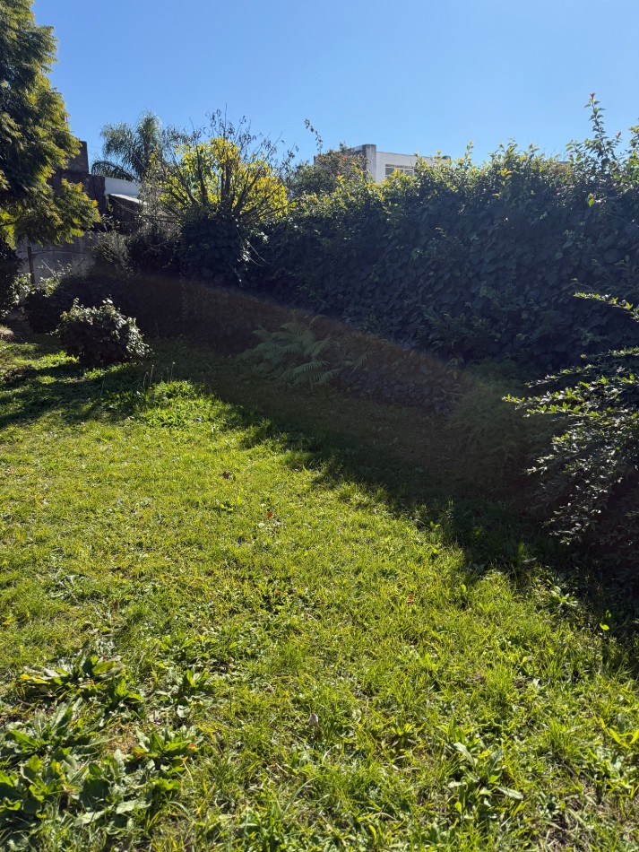 33 e/ 1 y 115 - casa en Tolosa con terreno 