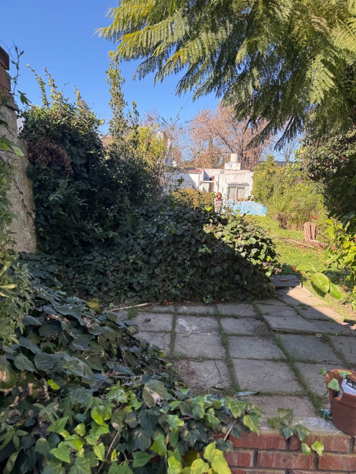 33 e/ 1 y 115 - casa en Tolosa con terreno 