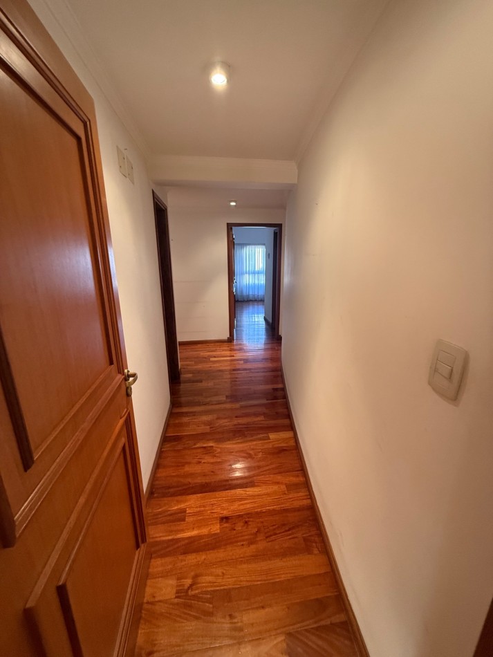 Alquier plaza Paso ( 13 y 44 ) - 3 Dorm con cochera 
