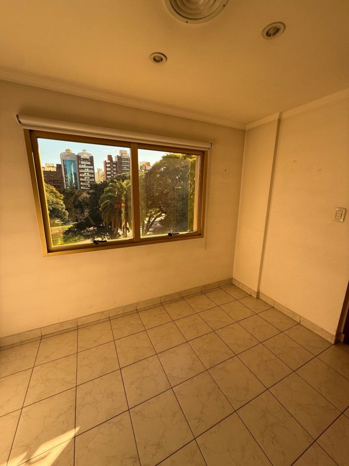 Alquier plaza Paso ( 13 y 44 ) - 3 Dorm con cochera 