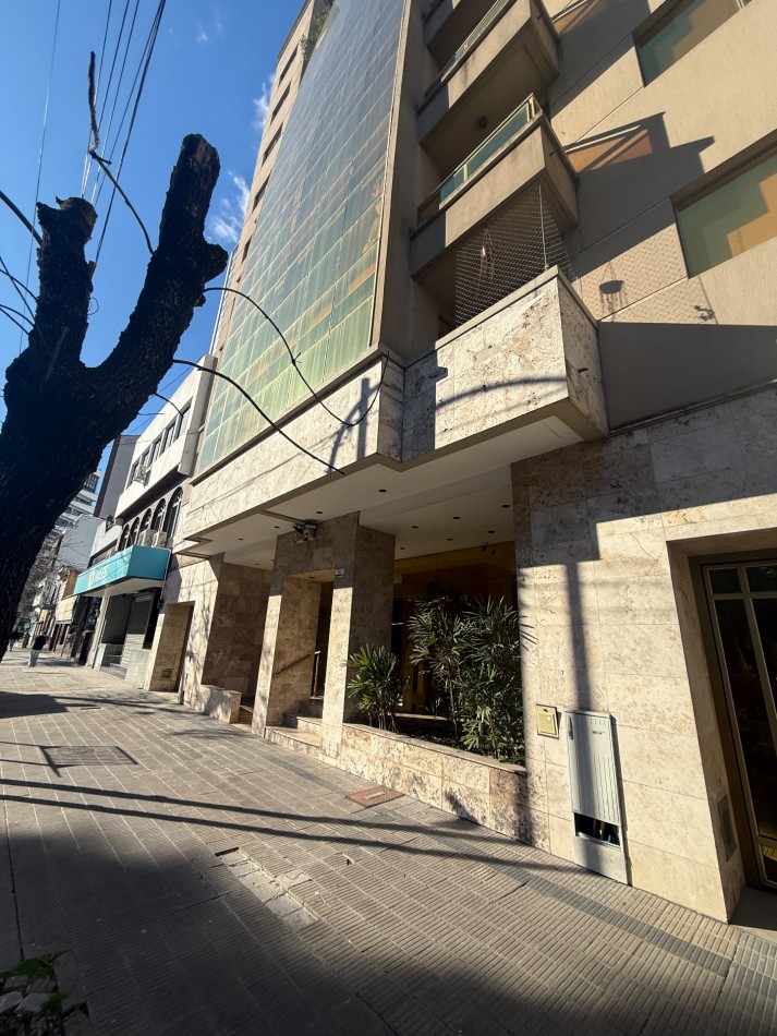 Alquier plaza Paso ( 13 y 44 ) - 3 Dorm con cochera 