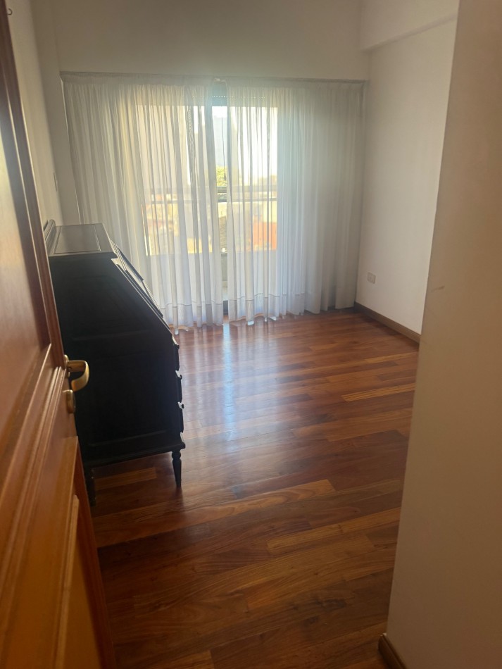 Alquier plaza Paso ( 13 y 44 ) - 3 Dorm con cochera 