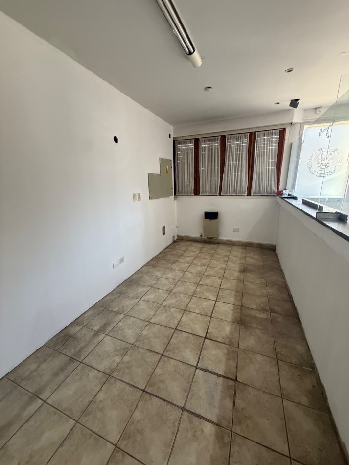 3 esq 65 - Venta casa / consultorio / empresas 