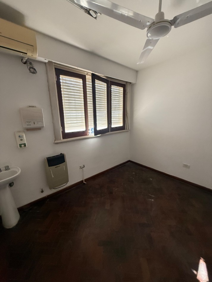 3 esq 65 - Venta casa / consultorio / empresas 