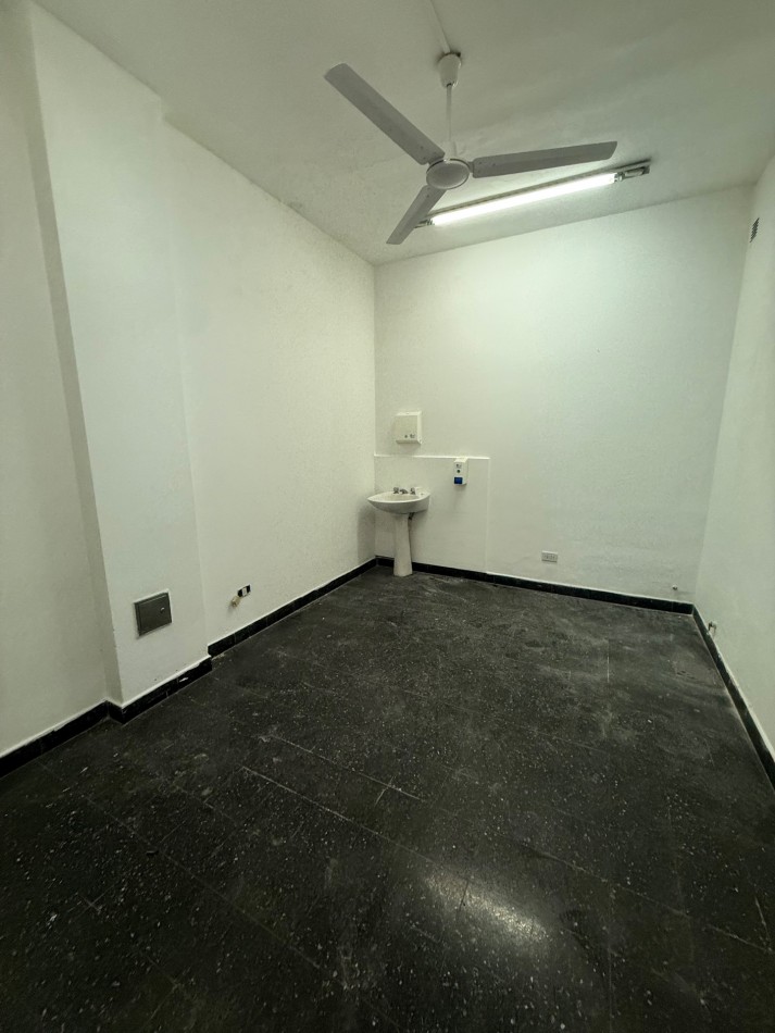 3 esq 65 - Venta casa / consultorio / empresas 