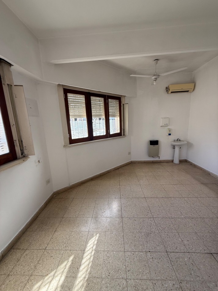 3 esq 65 - Venta casa / consultorio / empresas 