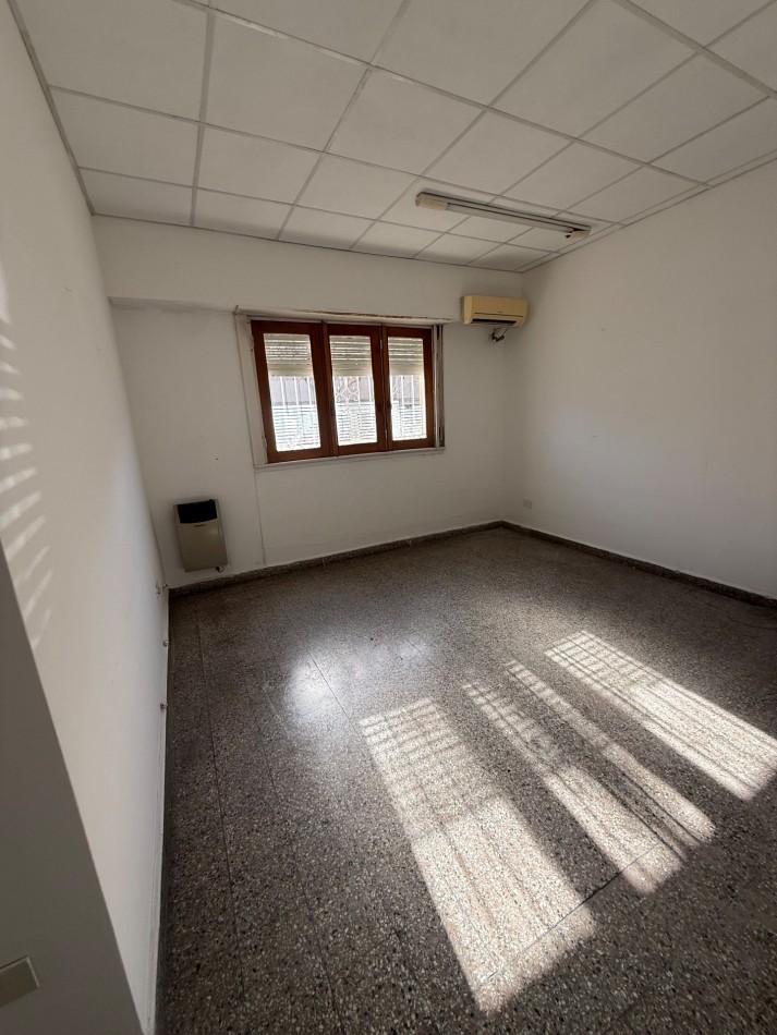 3 esq 65 - Venta casa / consultorio / empresas 