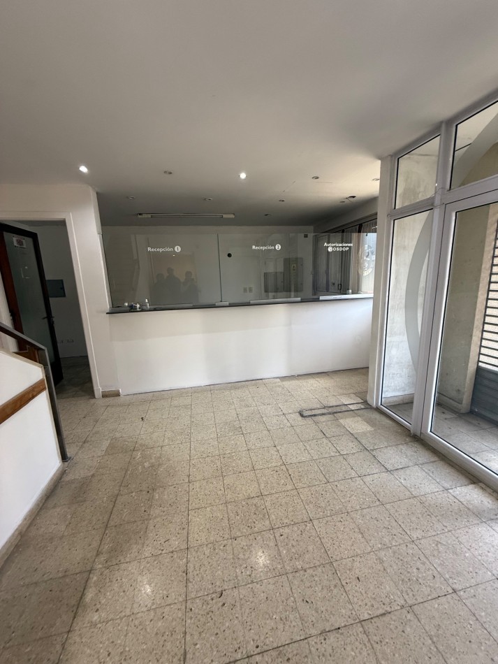 3 esq 65 - Venta casa / consultorio / empresas 
