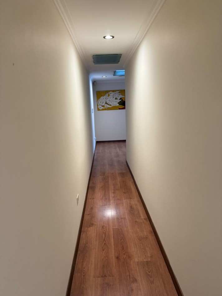 33 E/ 22 Y 23 - VEDEMOS HERMOSA CASA EN BARRIO LA LOMA - LOTE 9X28