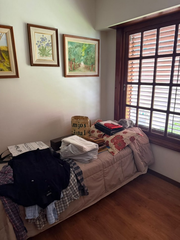 33 E/ 22 Y 23 - VEDEMOS HERMOSA CASA EN BARRIO LA LOMA - LOTE 9X28