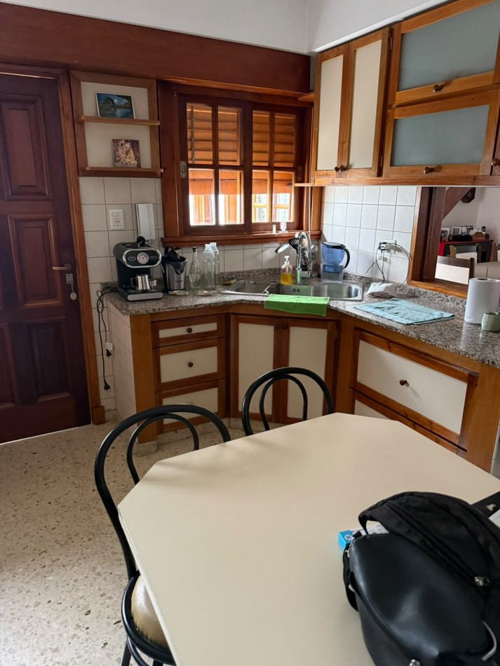33 E/ 22 Y 23 - VEDEMOS HERMOSA CASA EN BARRIO LA LOMA - LOTE 9X28