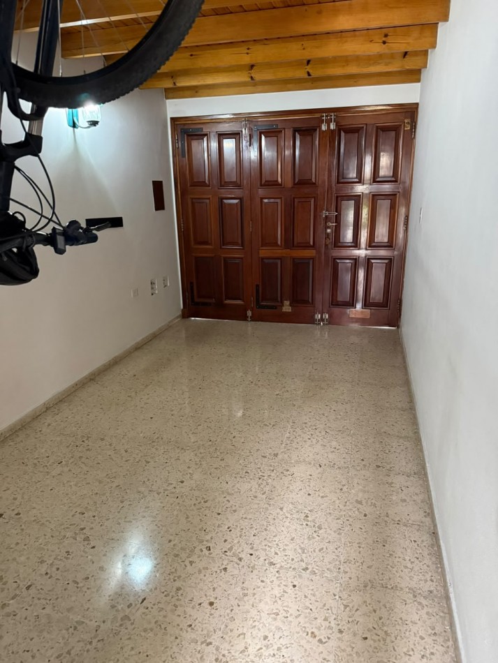 33 E/ 22 Y 23 - VEDEMOS HERMOSA CASA EN BARRIO LA LOMA - LOTE 9X28