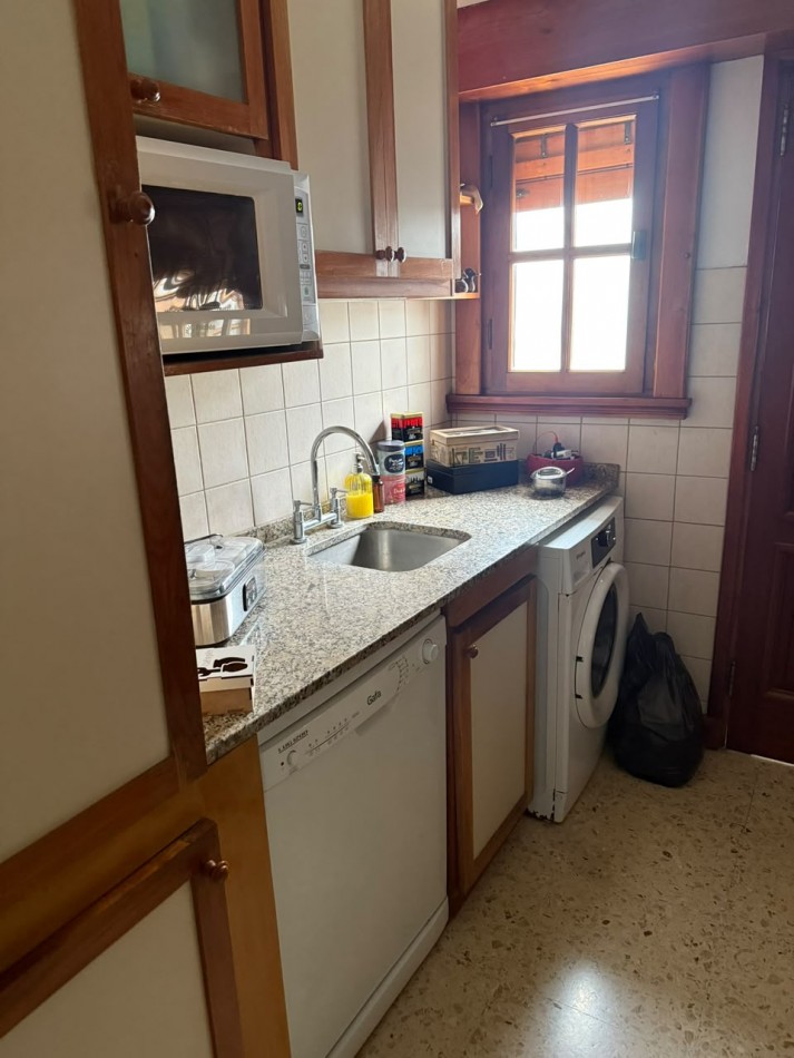33 E/ 22 Y 23 - VEDEMOS HERMOSA CASA EN BARRIO LA LOMA - LOTE 9X28