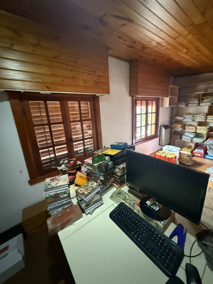 33 E/ 22 Y 23 - VEDEMOS HERMOSA CASA EN BARRIO LA LOMA - LOTE 9X28