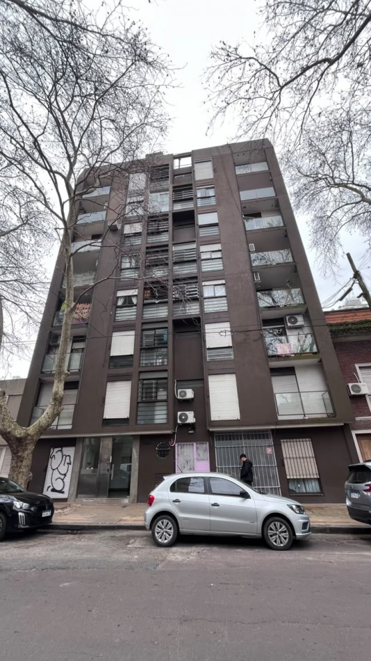 56 E/ 3 Y 4 - DEPTO AMUEBLADO - 7 MO PISO- LA PLATA