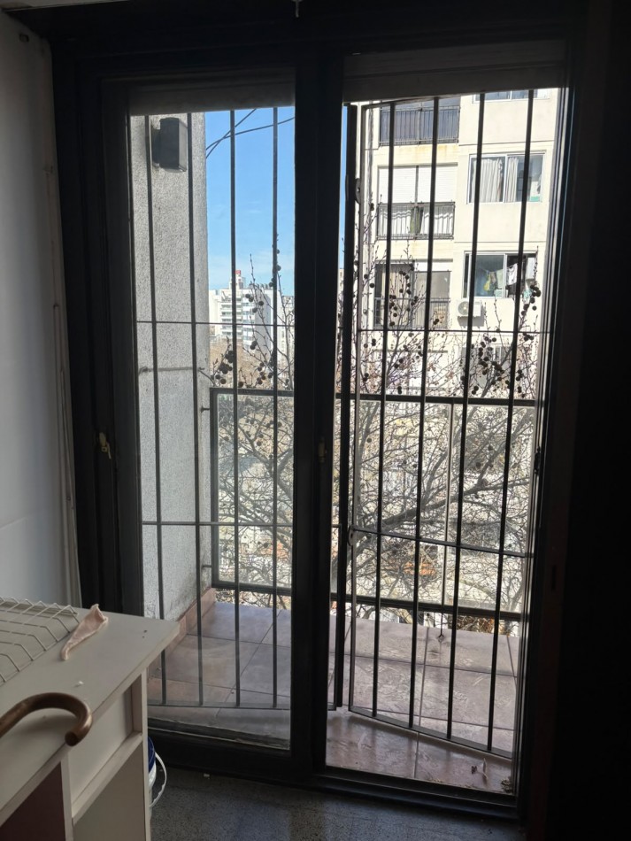 56 E/ 3 Y 4 - DEPTO AMUEBLADO - 7 MO PISO- LA PLATA