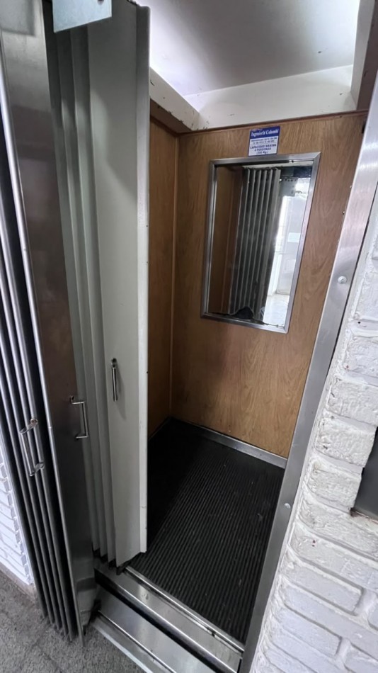56 E/ 3 Y 4 - DEPTO AMUEBLADO - 7 MO PISO- LA PLATA