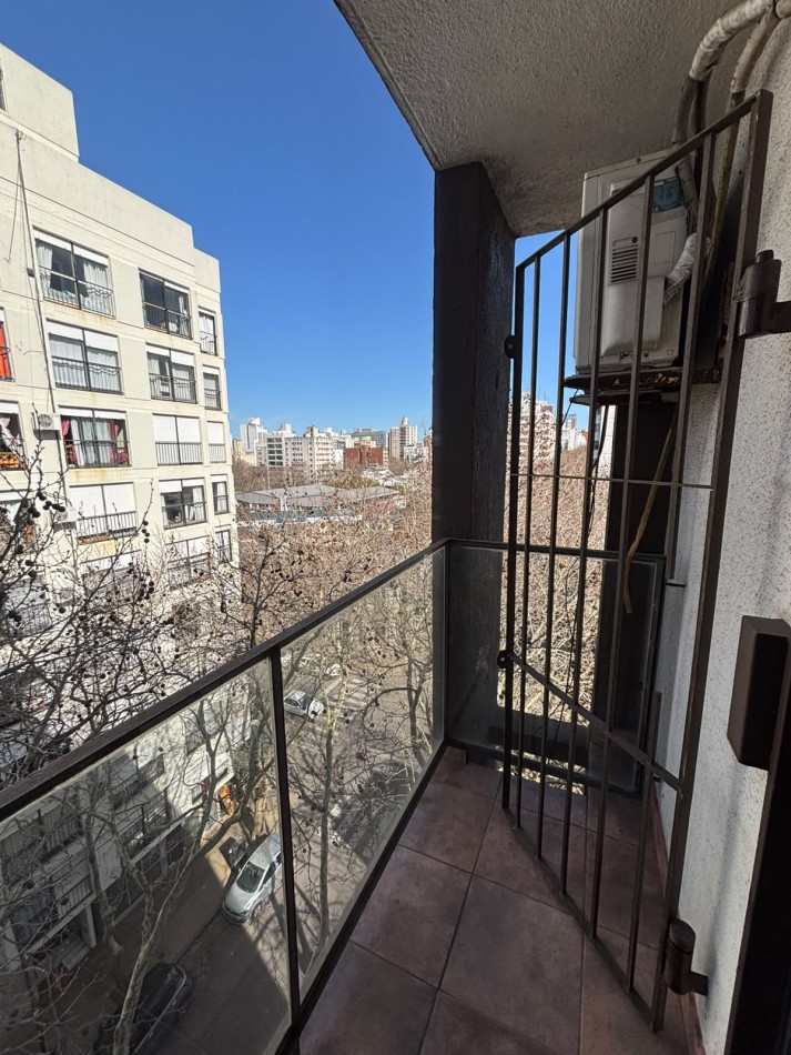 56 E/ 3 Y 4 - DEPTO AMUEBLADO - 7 MO PISO- LA PLATA