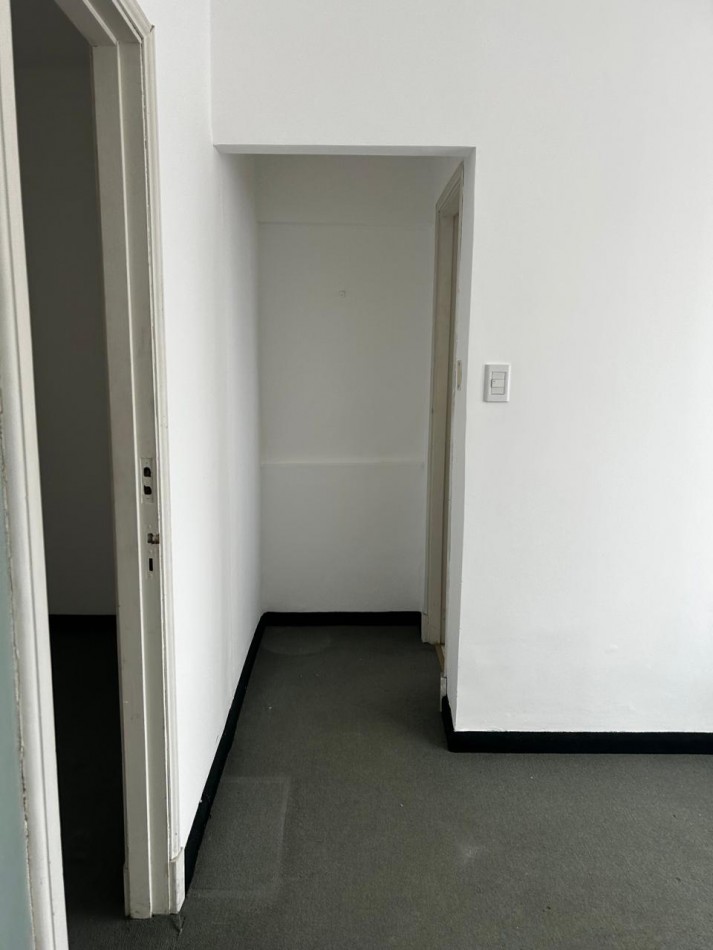 48 e/ 12 y 13 - ALQUILER de oficina con baño privado- ZONA TRIBUNALES