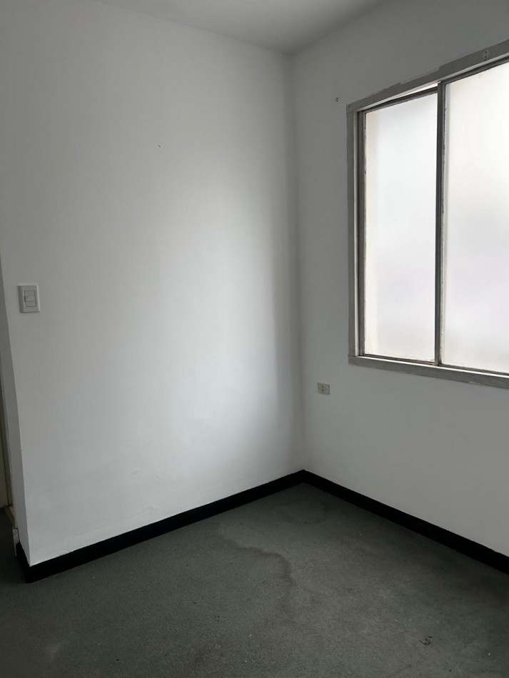 48 e/ 12 y 13 - ALQUILER de oficina con baño privado- ZONA TRIBUNALES
