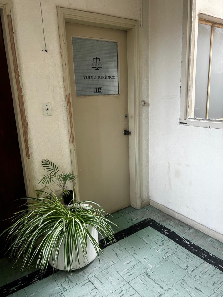 48 e/ 12 y 13 - ALQUILER de oficina con baño privado- ZONA TRIBUNALES