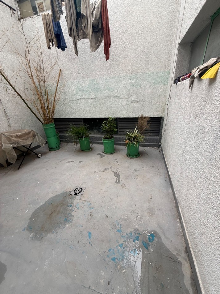 14 e/ 63 y 64 - 2 Dorm - 2 patios - cochera cubierta 