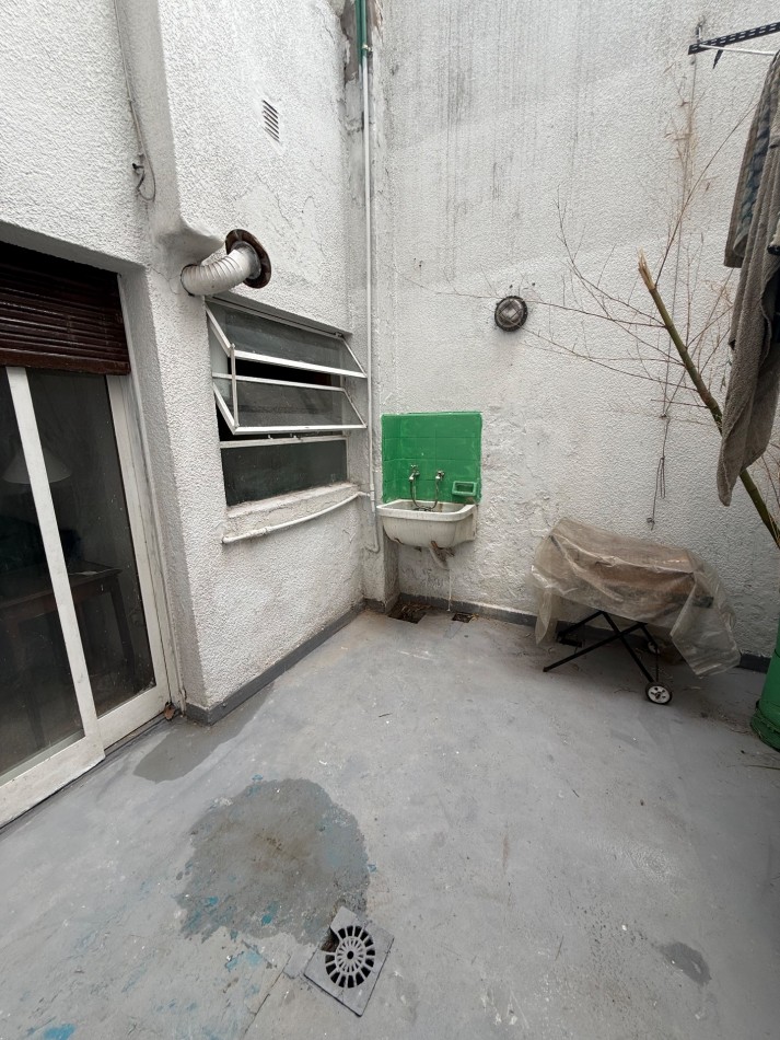 14 e/ 63 y 64 - 2 Dorm - 2 patios - cochera cubierta 