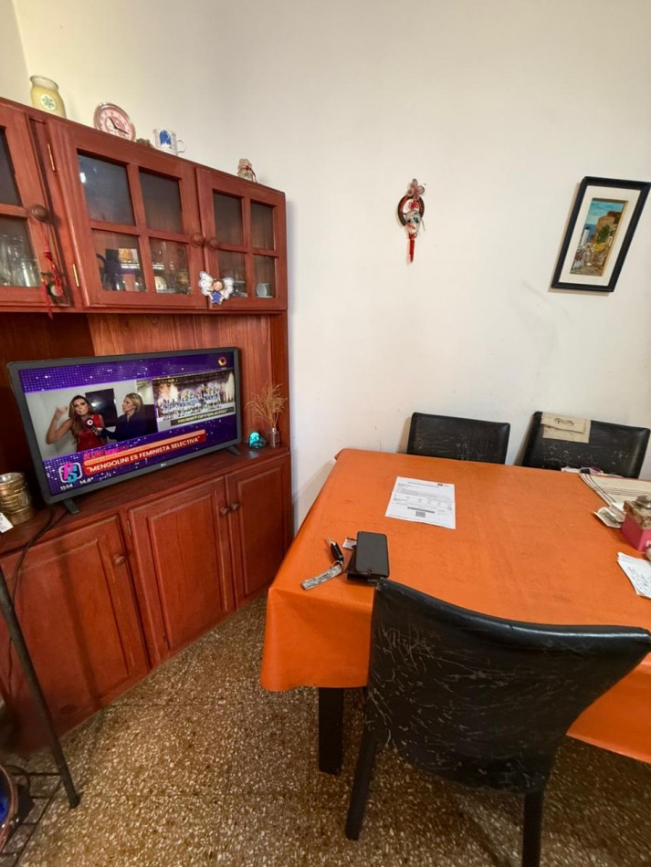 AV32 E/ 2 Y 3 - PH INTERNO AL FONDO - DOS DORMITORIOS Y PATIO