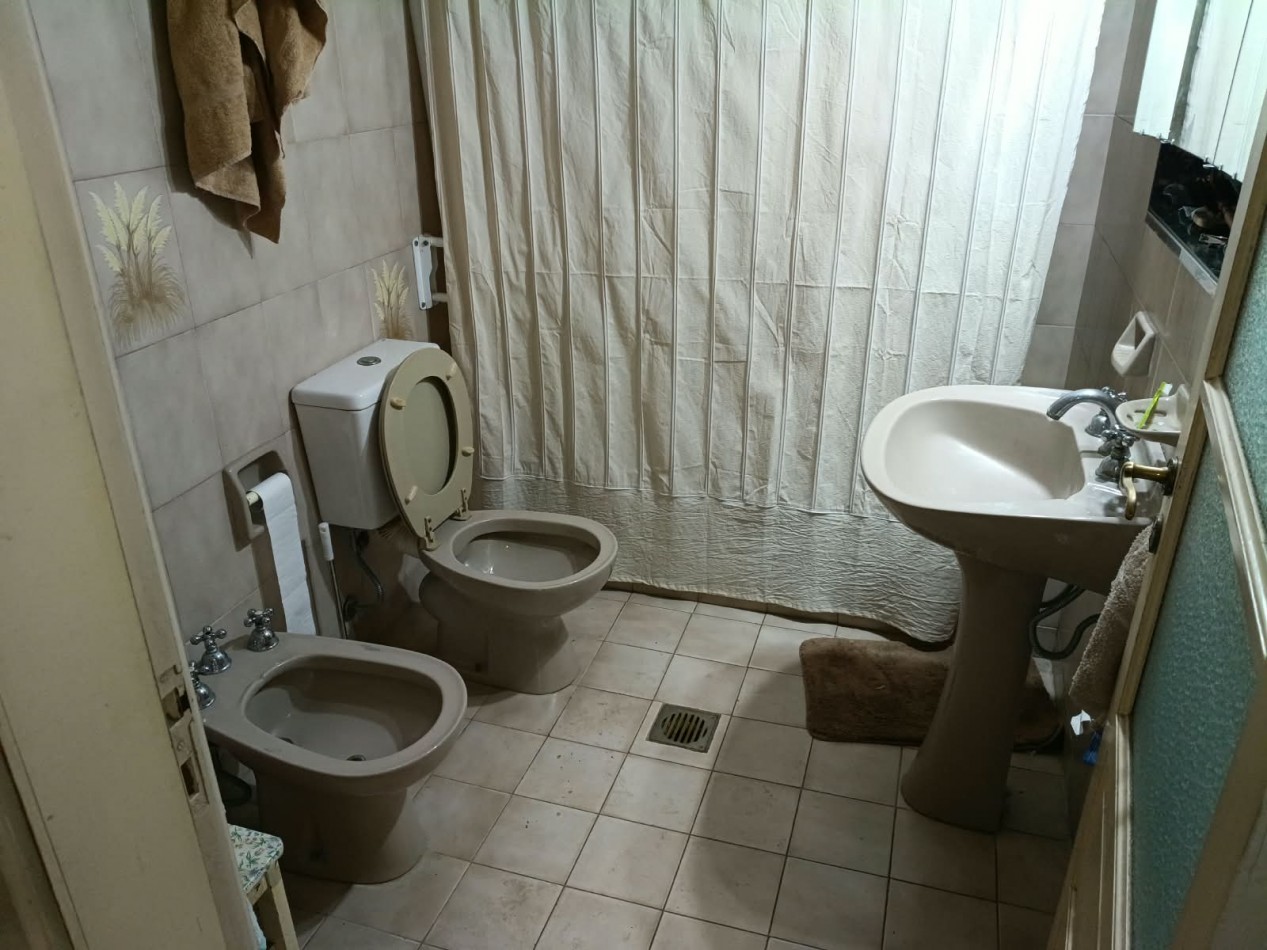 AV 60 E/ 10 Y 11 - CASA EN VENTA SOBRE AVENIDA LOTE 10 X 60