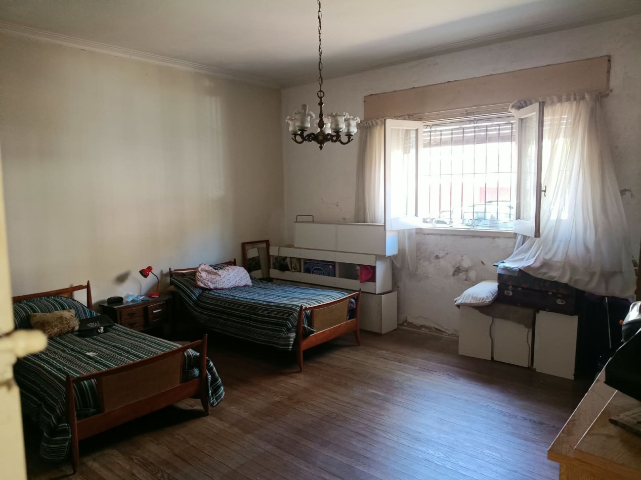 AV 60 E/ 10 Y 11 - CASA EN VENTA SOBRE AVENIDA LOTE 10 X 60