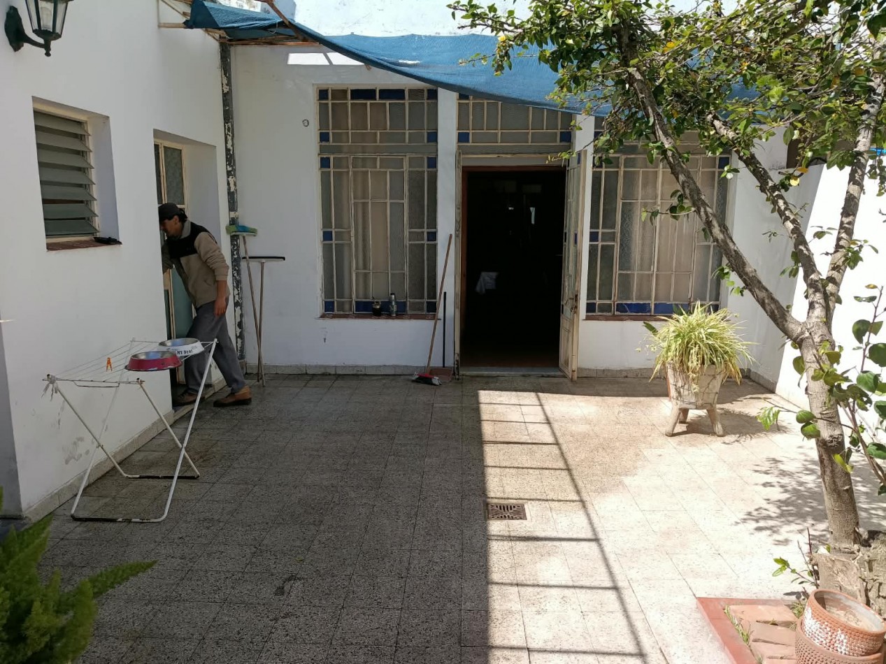 AV 60 E/ 10 Y 11 - CASA EN VENTA SOBRE AVENIDA LOTE 10 X 60