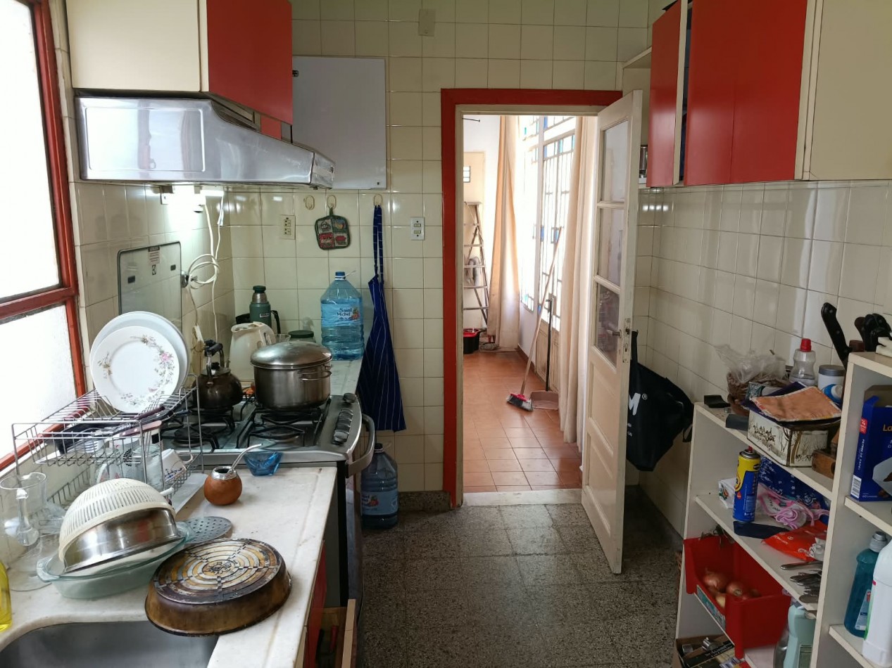 AV 60 E/ 10 Y 11 - CASA EN VENTA SOBRE AVENIDA LOTE 10 X 60