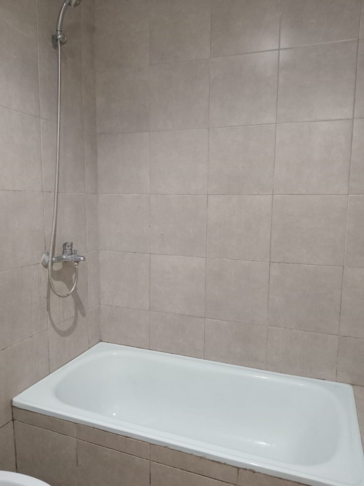 58 E 17 Y 18 - MONOAMBIENTE EN ALQUILER