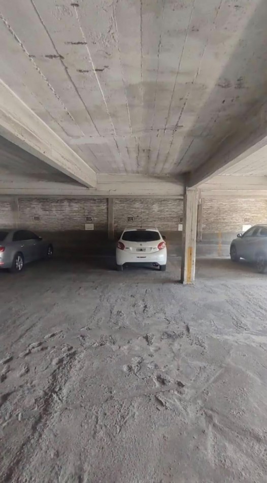 49 entre 8 y 9 - COCHERA ESTACIONAMIENTO GALIA