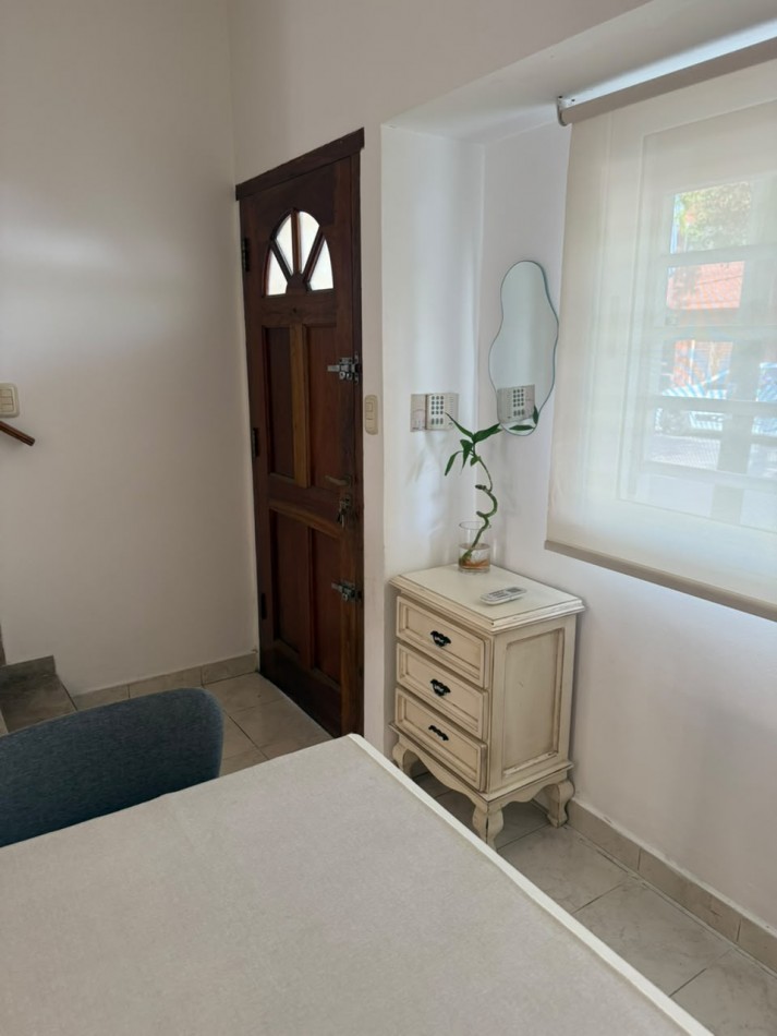 12 ESQ 34 - DUPLEX EN VENTA CON PATIO - EXCELENTE ESTADO