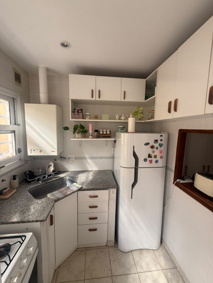 12 ESQ 34 - DUPLEX EN VENTA CON PATIO - EXCELENTE ESTADO