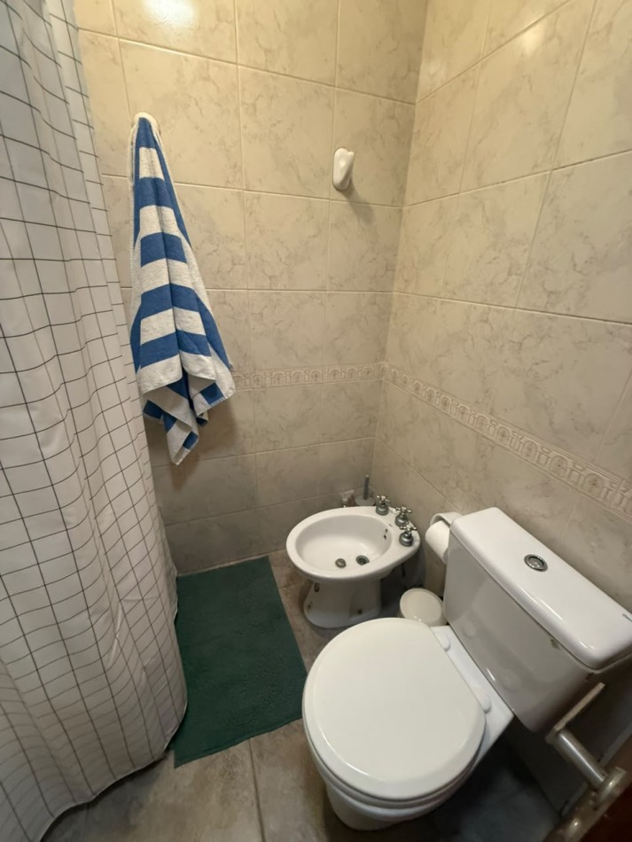 12 ESQ 34 - DUPLEX EN VENTA CON PATIO - EXCELENTE ESTADO