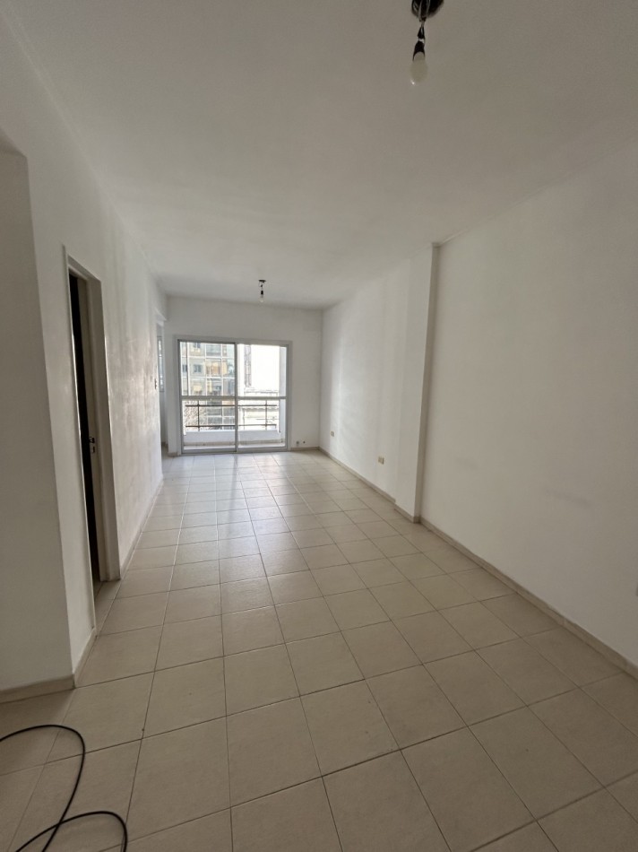 12 E /48 Y 49 - 1 DORM AL FRENTE - CON BALCON - LA PLATA
