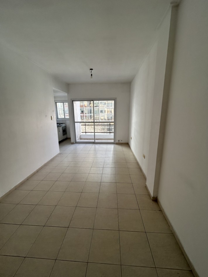 12 E /48 Y 49 - 1 DORM AL FRENTE - CON BALCON - LA PLATA