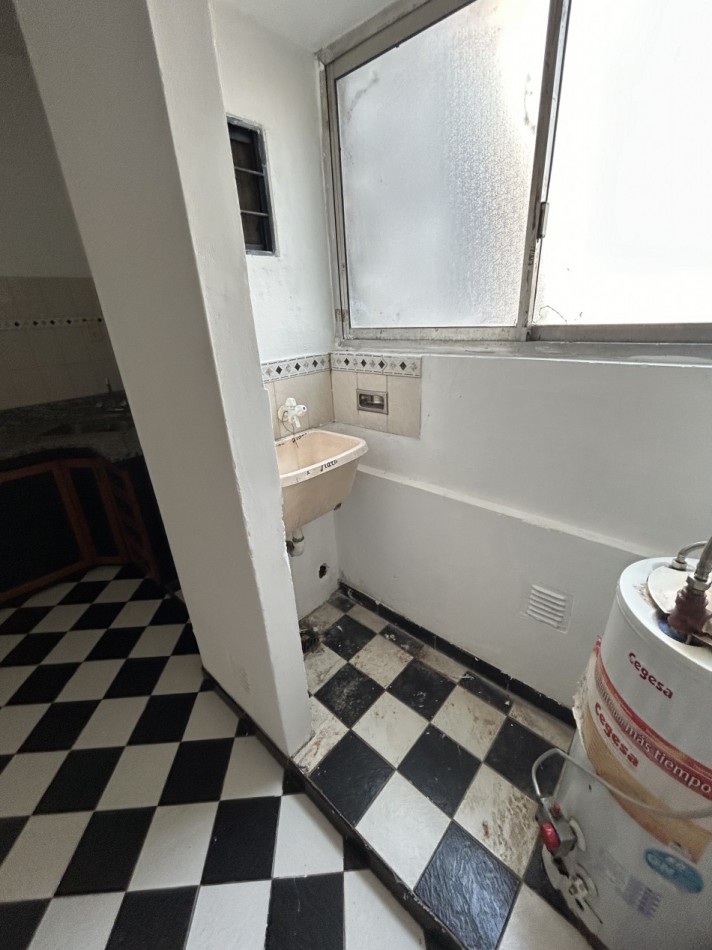 23 ESQ 61 -  DEPARTAMENTO DE 1 DORMITORIO EN ALQUILER  - SIN EXPENSAS 