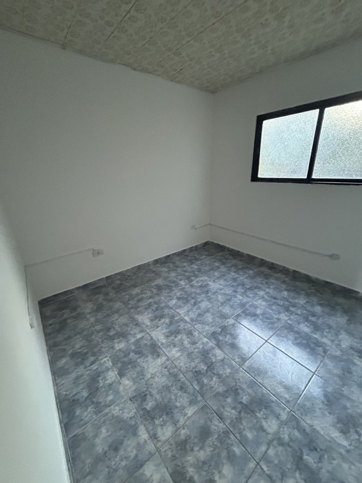 23 ESQ 61 - DEPARTAMENTO DE 2 DORMITORIOS SIN EXPENSAS - PLANTA ALTA 