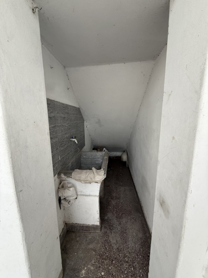 23 entre 60 y 61 - Ph con patio con entrada independiente 