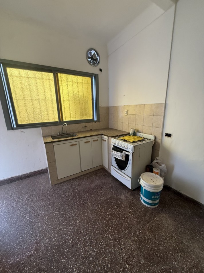 23 entre 60 y 61 - Ph con patio con entrada independiente 