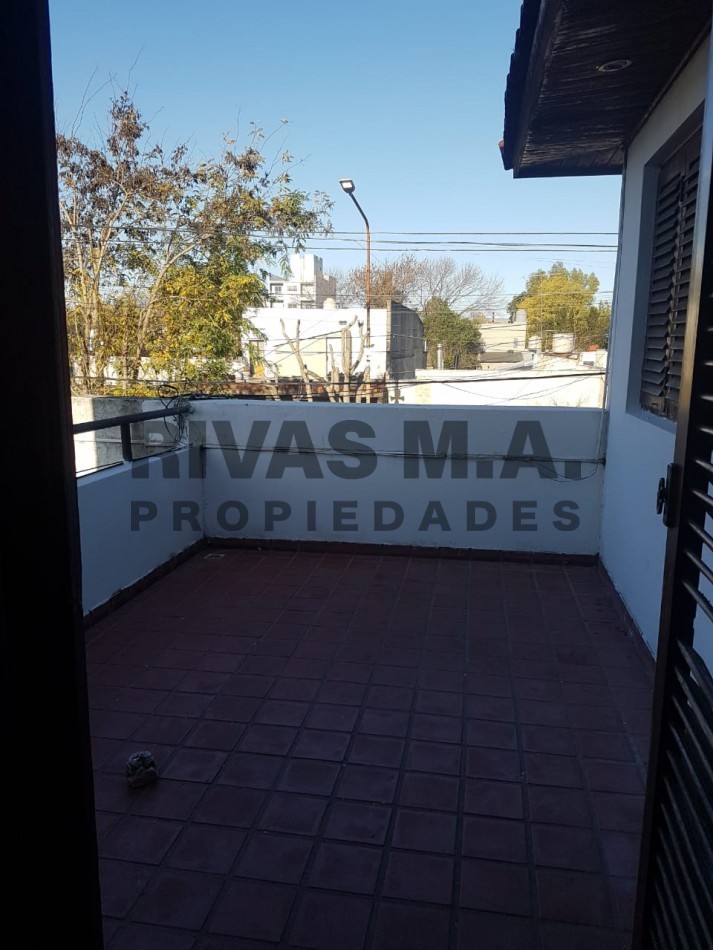 DEPARTAMENTO DE 3 DORMITORIOS - PLANTA ALTA - NO PAGA EXPENSAS 