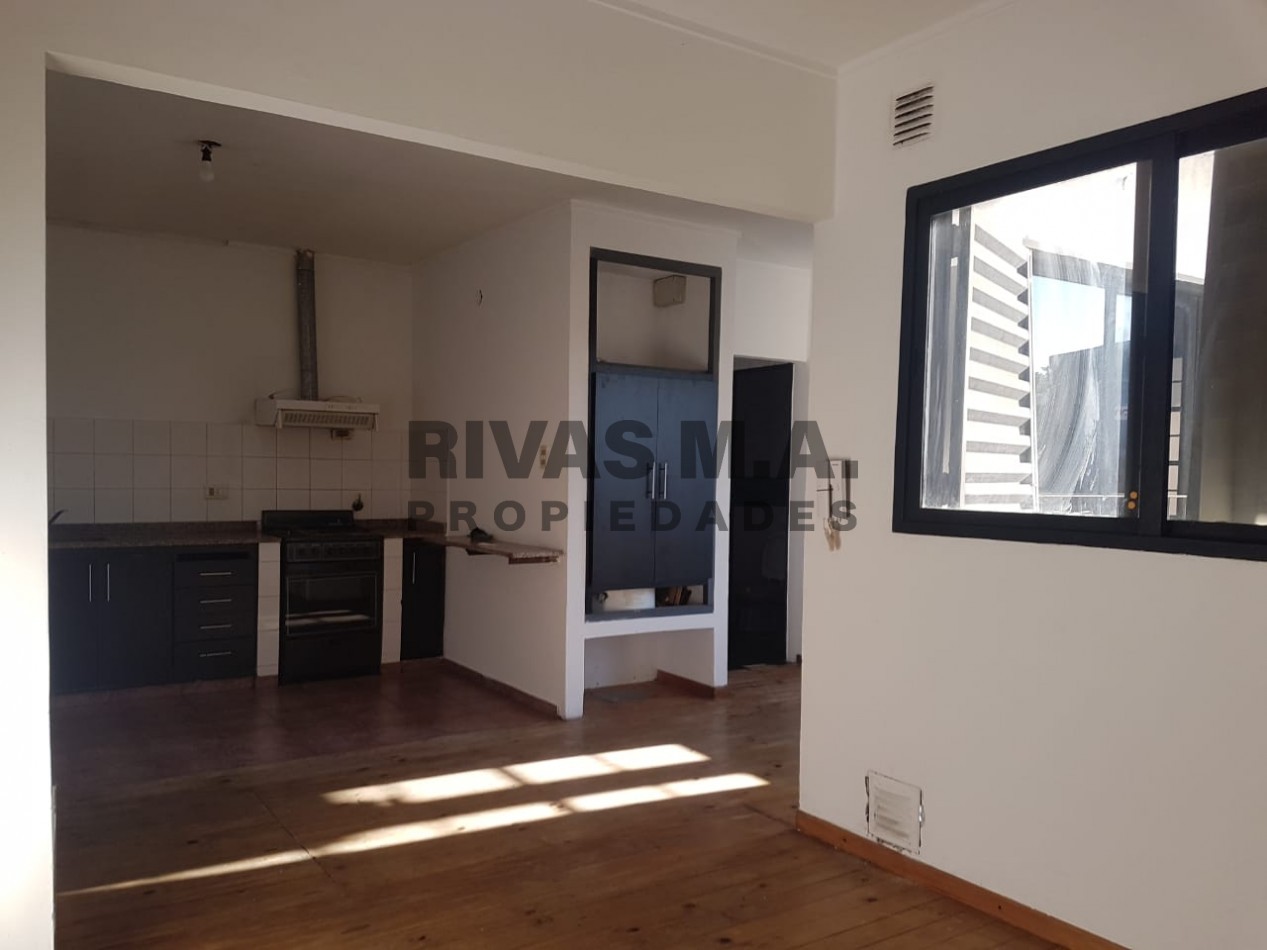 DEPARTAMENTO DE 3 DORMITORIOS - PLANTA ALTA - NO PAGA EXPENSAS 