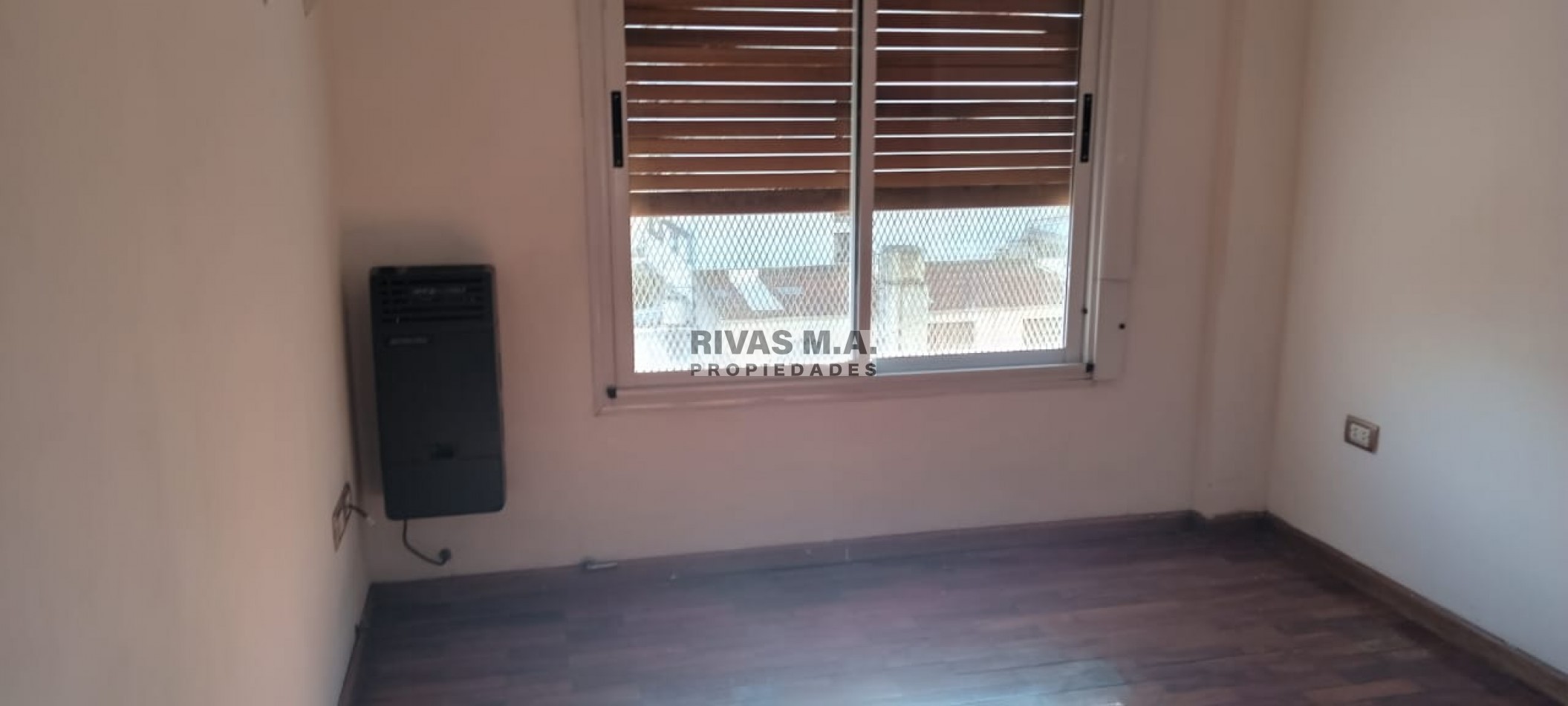 61 E/ 2 Y 3 - 2 DORM CON COCHERA CUBIERTA- ALQUILER - LA PLATA 